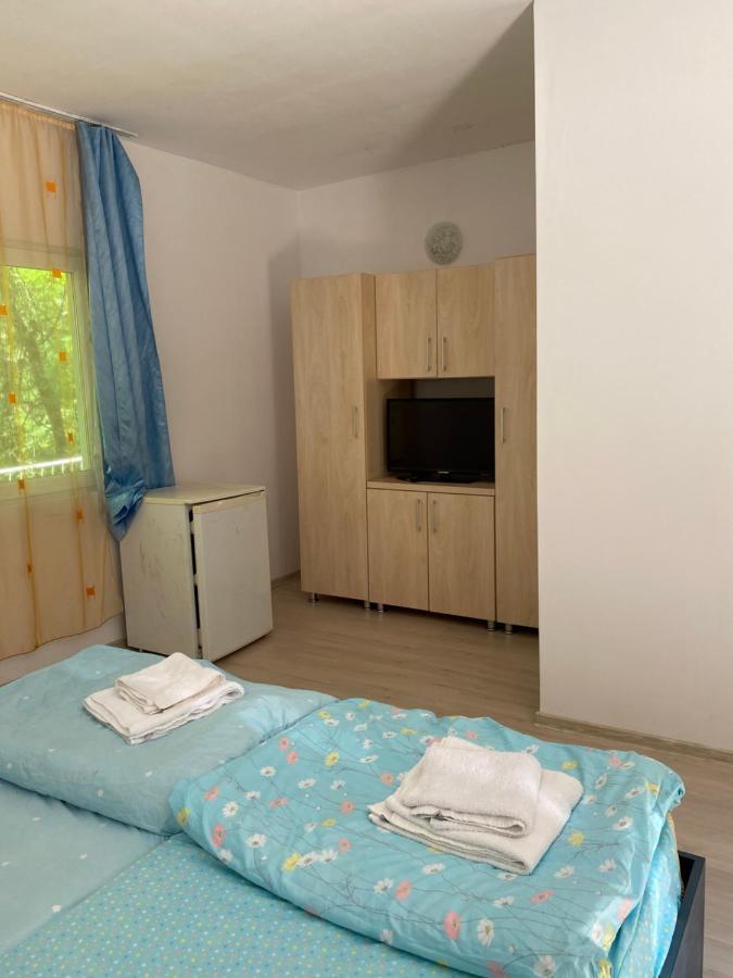 Bungalow Ambasador 2 Hotel Baile Herculane Bagian luar foto